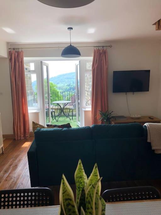 Holiday home Hilltop House Is A Welcoming 2 Bedroom *