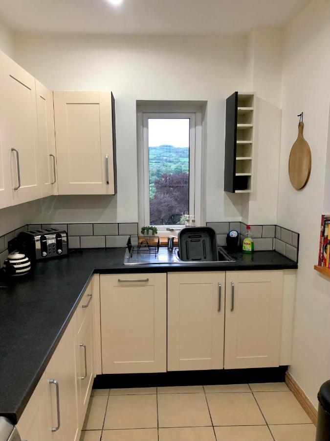 Hilltop House Is A Welcoming 2 Bedroom Holiday home *