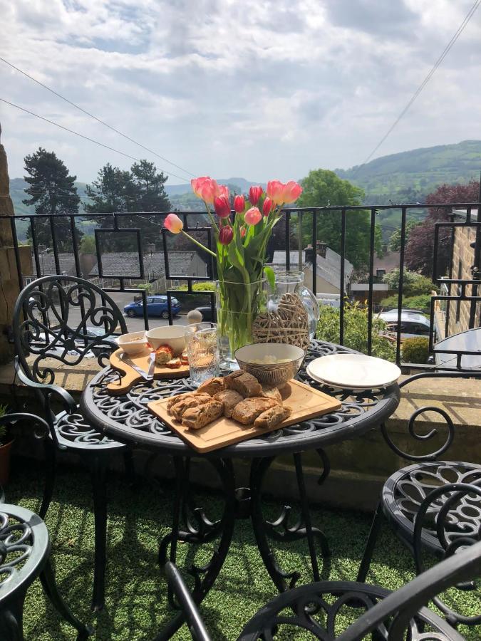 Hilltop House Is A Welcoming 2 Bedroom *